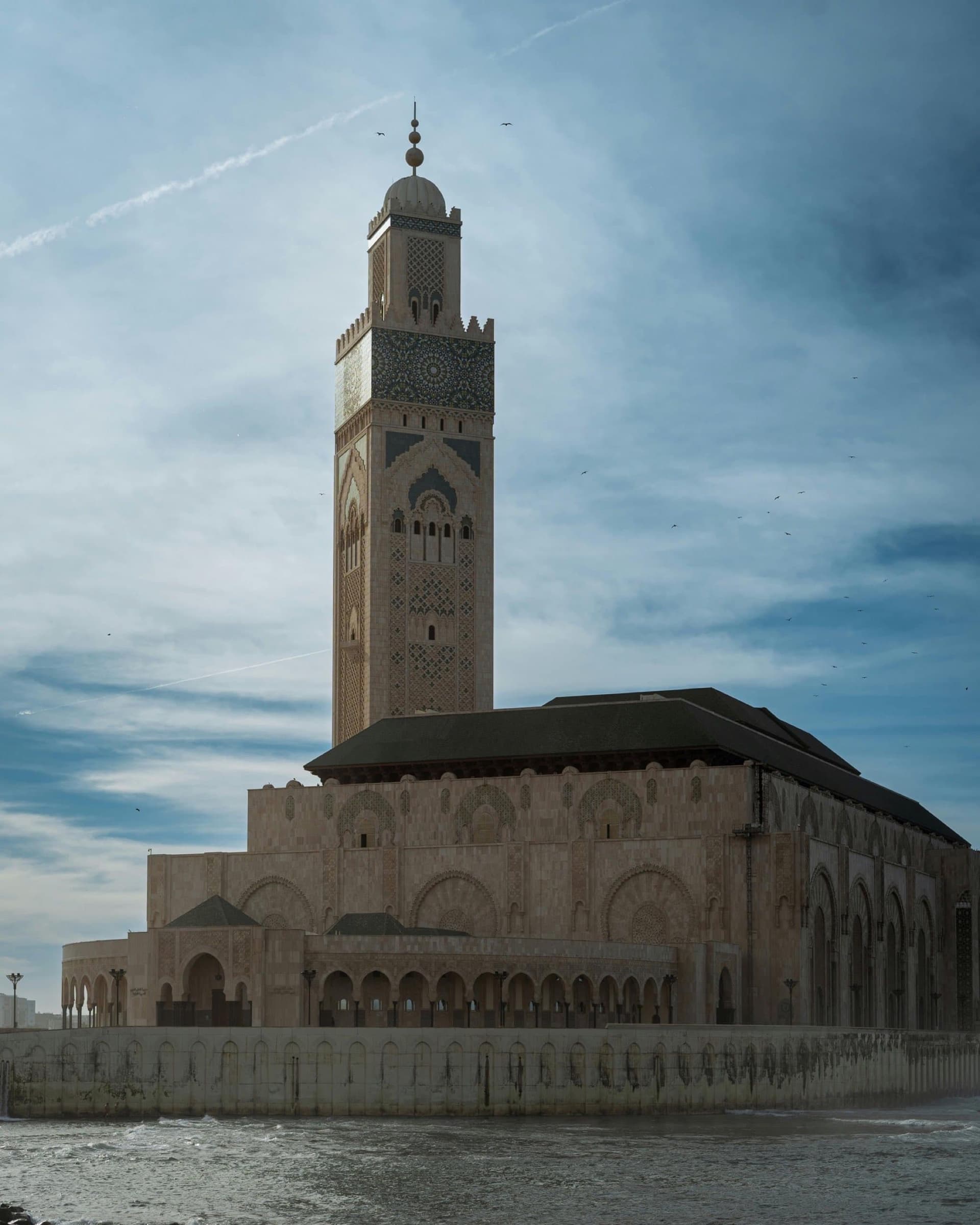 مشهد خارجي لعمارة إسلامية يعبّر عن الجدية والرسوخ